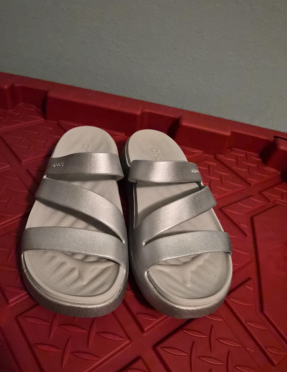 Crocs Getaway Strappy Sandals Size 7